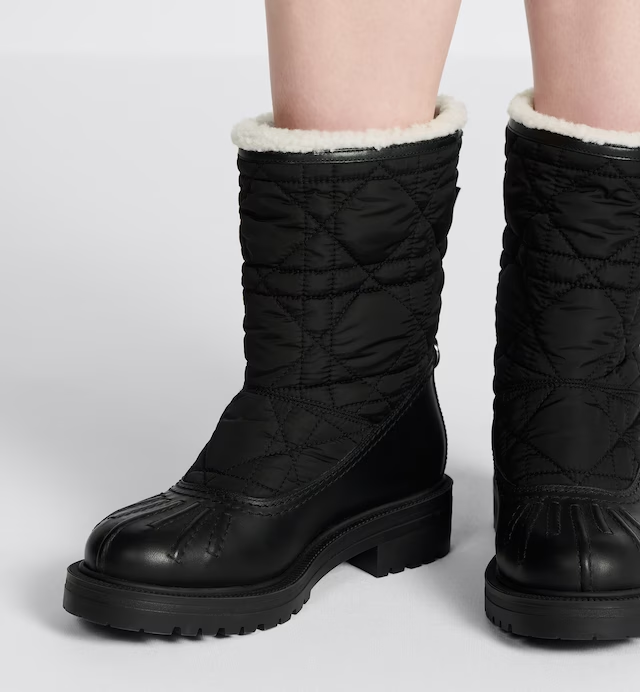 FROZEN-D ANKLE BOOT